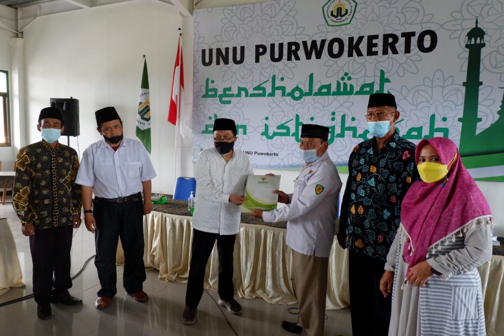 Baznas Banyumas Serahkan Beasiswa Buat UNU Purwokerto